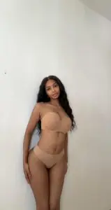 Rida, Größe: 180 cm, Alter: 26 J., Gewicht: 60 kg